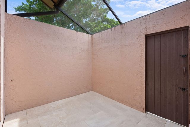 11220 NW 2nd Manor, Coral Springs, FL 33071