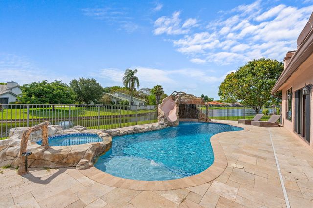 11220 NW 2nd Manor, Coral Springs, FL 33071