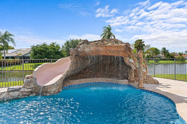 11220 NW 2nd Manor, Coral Springs, FL 33071