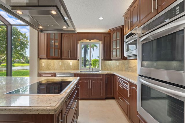 11220 NW 2nd Manor, Coral Springs, FL 33071
