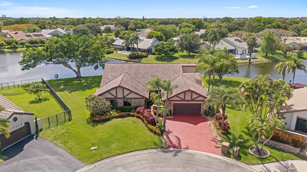 11220 NW 2nd Manor, Coral Springs, FL 33071