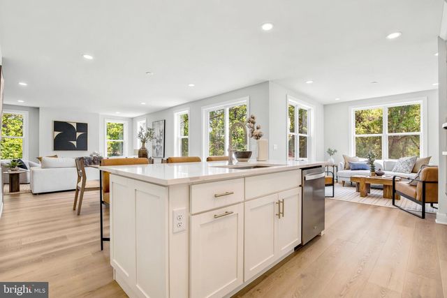 190 W 3RD AVENUE, Collegeville, PA 19426