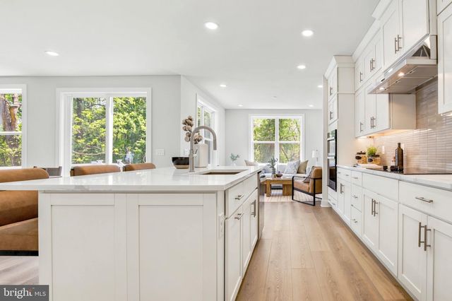 190 W 3RD AVENUE, Collegeville, PA 19426