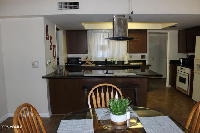 221 E ELLIS Drive, Tempe, AZ 85282