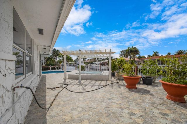 1311 NE 27th Way, Pompano Beach, FL 33062