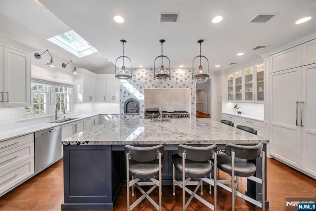211 Highwood Avenue, Tenafly, NJ 07670