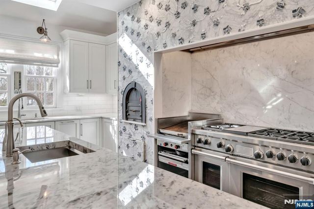 211 Highwood Avenue, Tenafly, NJ 07670