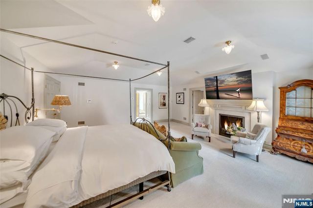 211 Highwood Avenue, Tenafly, NJ 07670