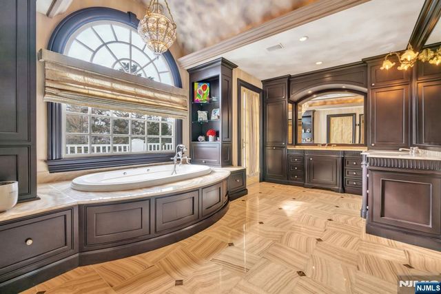 211 Highwood Avenue, Tenafly, NJ 07670