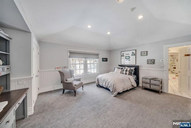 211 Highwood Avenue, Tenafly, NJ 07670