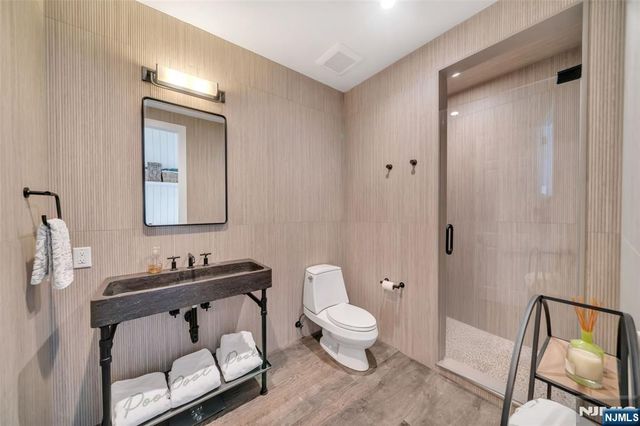 211 Highwood Avenue, Tenafly, NJ 07670