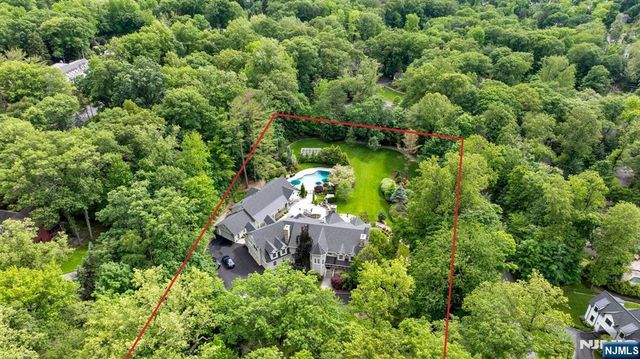 211 Highwood Avenue, Tenafly, NJ 07670