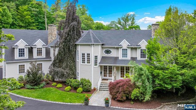 211 Highwood Avenue, Tenafly, NJ 07670