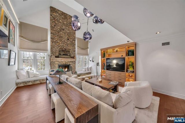 211 Highwood Avenue, Tenafly, NJ 07670