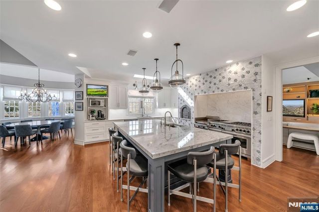 211 Highwood Avenue, Tenafly, NJ 07670