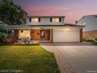2288 Paris Drive, Troy, MI 48083