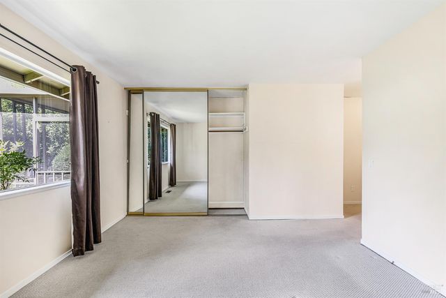 447 Meadowgreen Dr, Santa Rosa, CA 95409