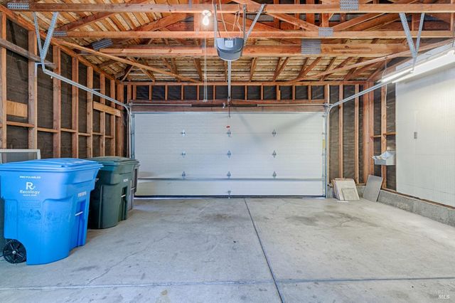 447 Meadowgreen Dr, Santa Rosa, CA 95409