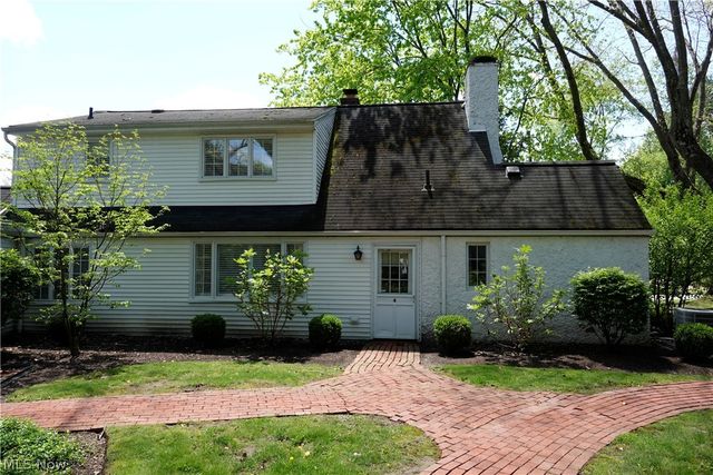 14661 Hillbrook Lane N 4, Chagrin Falls, OH 44022