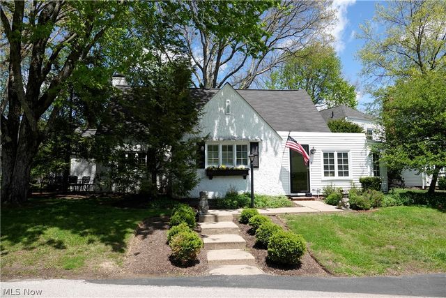 14661 Hillbrook Lane N 4, Chagrin Falls, OH 44022