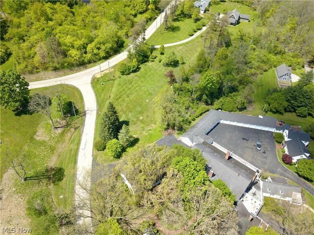 14661 Hillbrook Lane N 4, Chagrin Falls, OH 44022