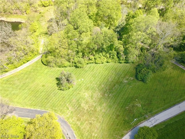 14661 Hillbrook Lane N 4, Chagrin Falls, OH 44022