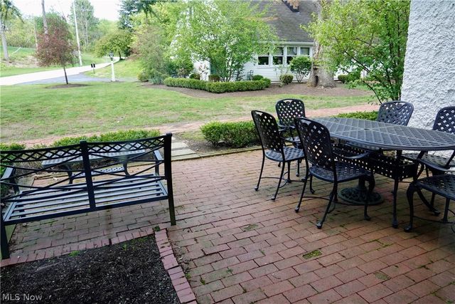14661 Hillbrook Lane N 4, Chagrin Falls, OH 44022