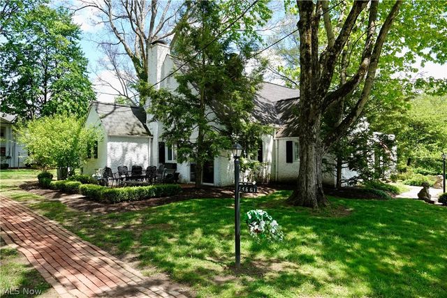 14661 Hillbrook Lane N 4, Chagrin Falls, OH 44022