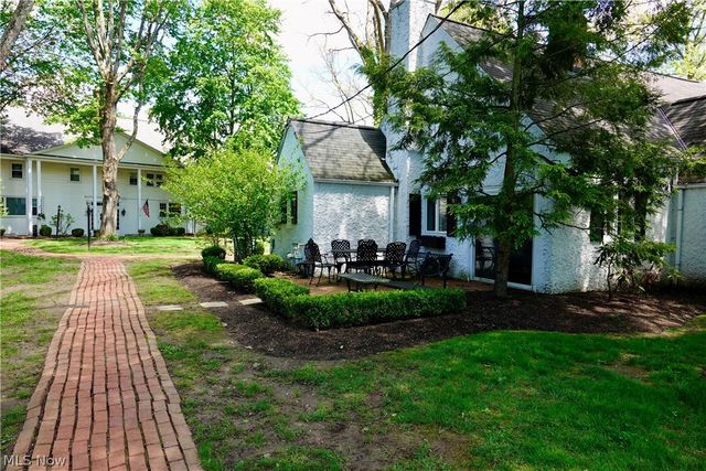 14661 Hillbrook Lane N 4, Chagrin Falls, OH 44022