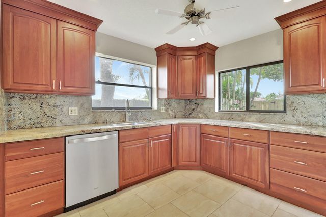 3516 Harbor Circle, Delray Beach, FL 33483