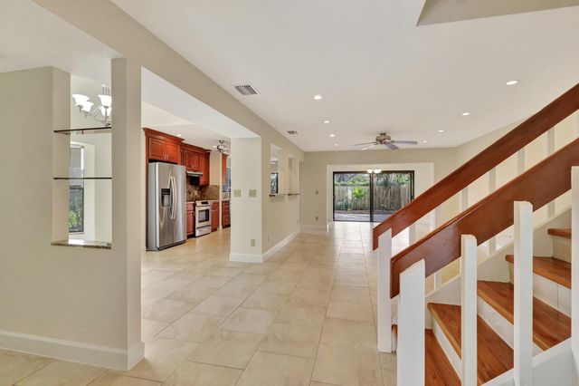 3516 Harbor Circle, Delray Beach, FL 33483