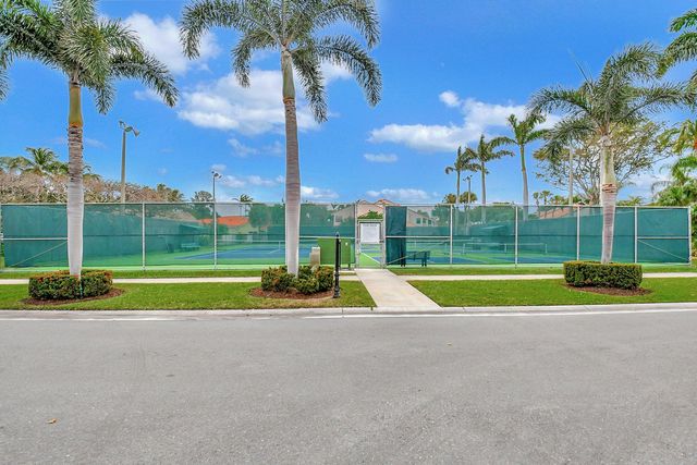 3516 Harbor Circle, Delray Beach, FL 33483