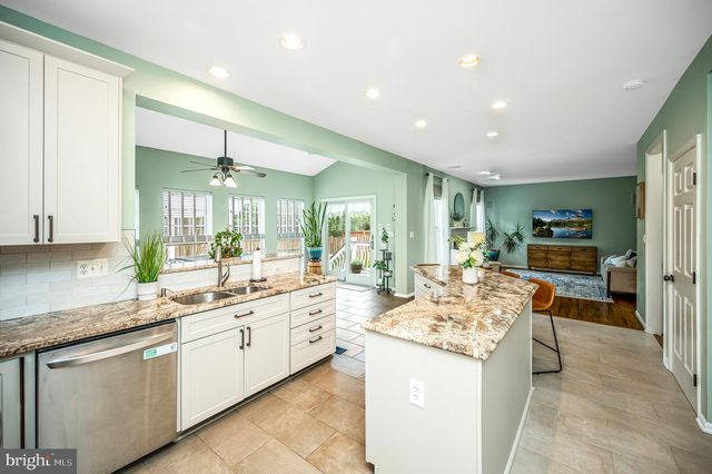17745 AVENEL LN, Dumfries, VA 22026