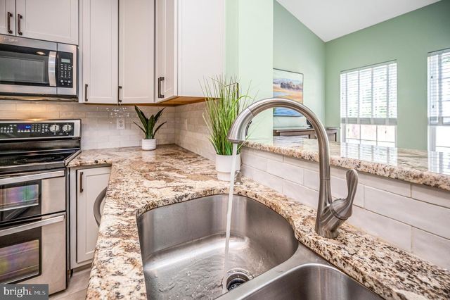 17745 AVENEL LN, Dumfries, VA 22026