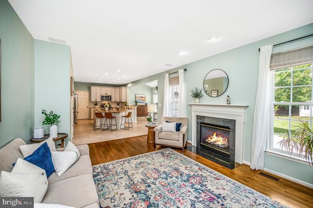 17745 AVENEL LN, Dumfries, VA 22026
