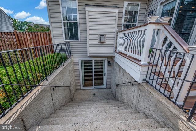 17745 AVENEL LN, Dumfries, VA 22026