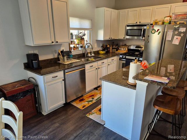 403 Newton Court, Lake Orion, MI 48362