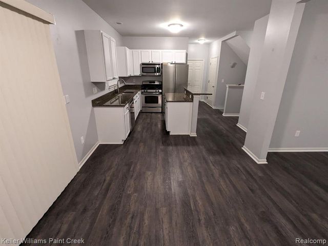 403 Newton Court, Lake Orion, MI 48362