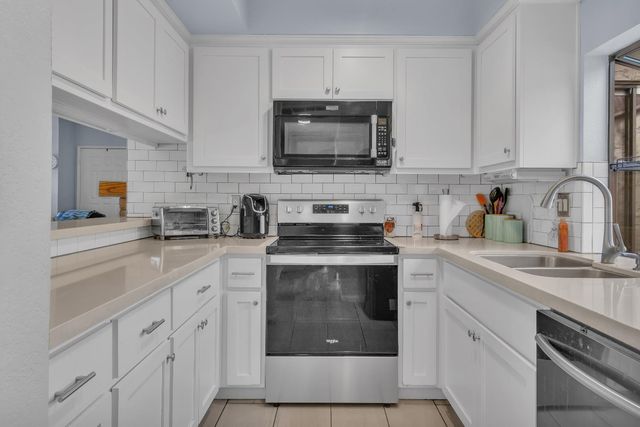 7022 Sprig Dr, Sacramento, CA 95842