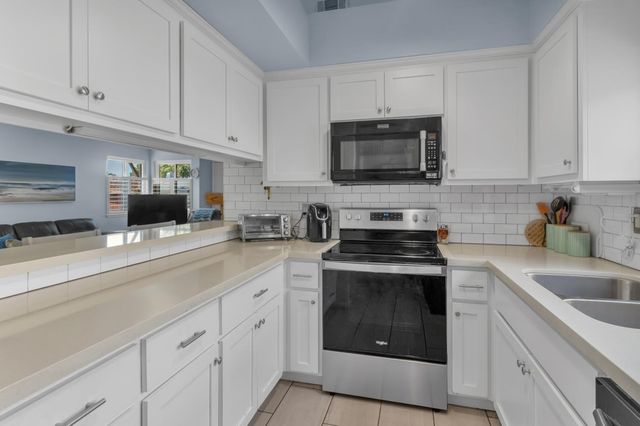 7022 Sprig Dr, Sacramento, CA 95842