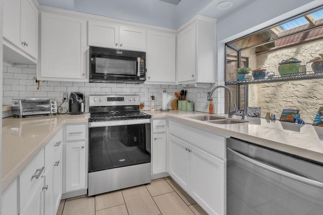 7022 Sprig Dr, Sacramento, CA 95842