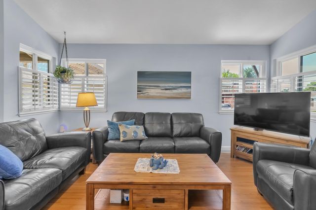 7022 Sprig Dr, Sacramento, CA 95842