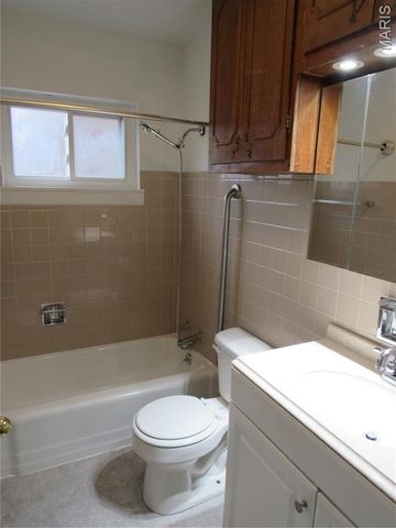 1122 East Drive, Cottage Hills, IL 62018