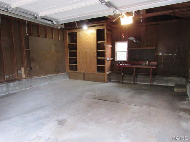 1122 East Drive, Cottage Hills, IL 62018