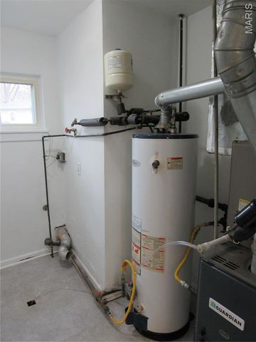 1122 East Drive, Cottage Hills, IL 62018