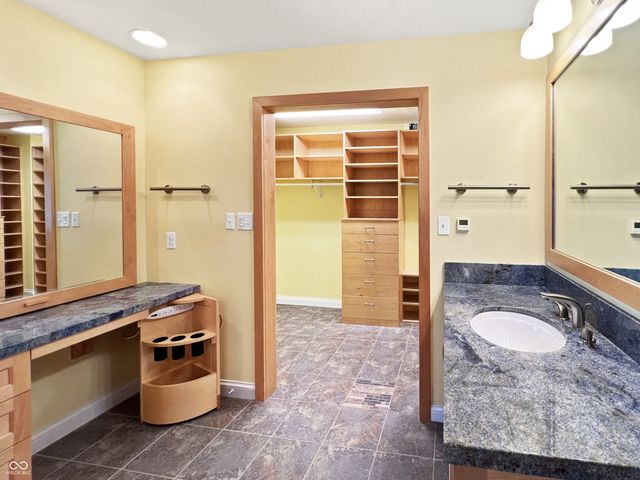 4770 Winterberry Place, Columbus, IN 47201