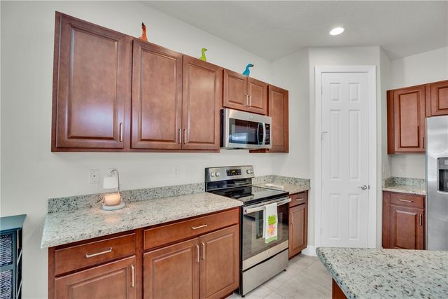 1850 Oak Grove Court, Vero Beach, FL 32966