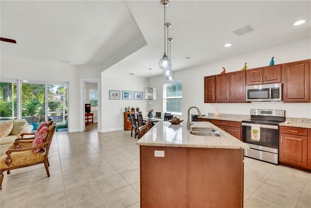 1850 Oak Grove Court, Vero Beach, FL 32966