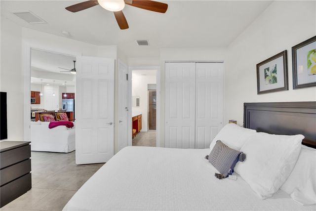 1850 Oak Grove Court, Vero Beach, FL 32966