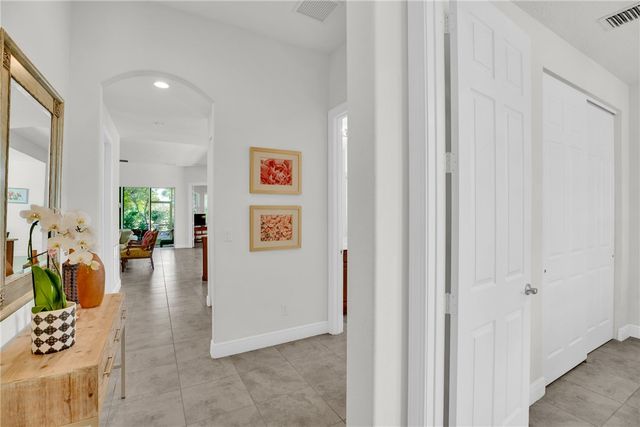 1850 Oak Grove Court, Vero Beach, FL 32966